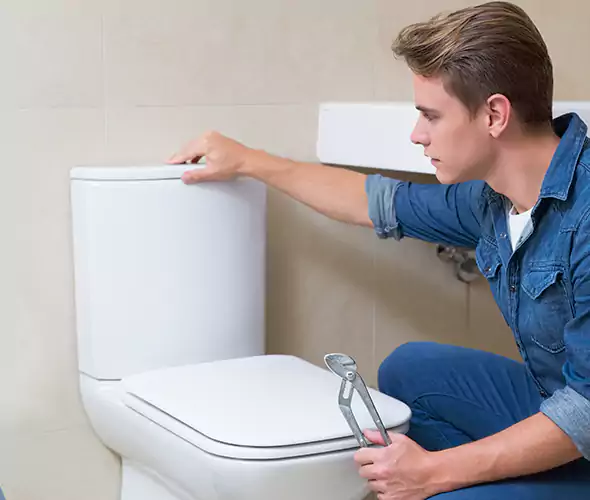 Expert Plumber for Toilet Replacement in Federal Way, WA: Schedule Affordable Toilet Replacement Services with Us